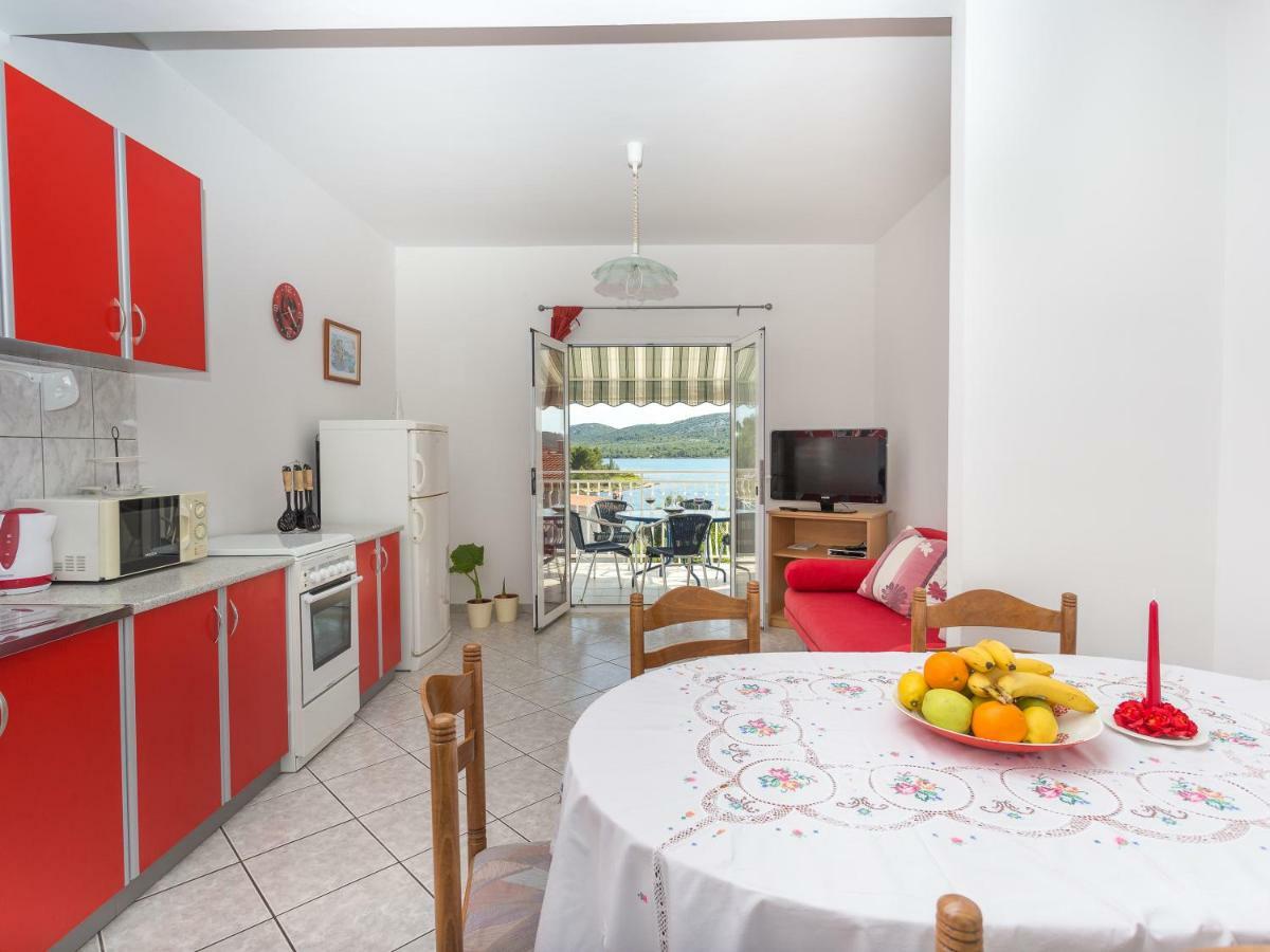 Apartments Antea & Magdalena Pirovac Luaran gambar